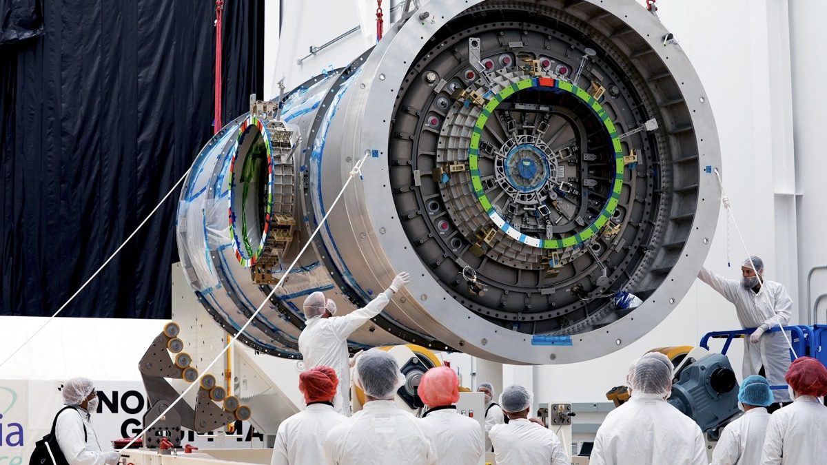 NASA Tinggalkan Proyek Besar Stasiun Luar Angkasa di Orbit Bulan Demi Peluang Ungguli China